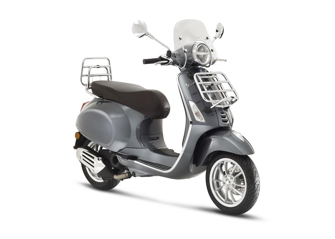 Vespa Primavera touring 50 gris, 3 quarts face droit