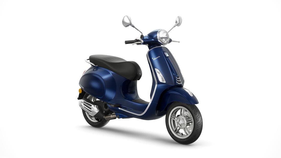 Vespa Primavera 50 bleu, 3 quarts face droit