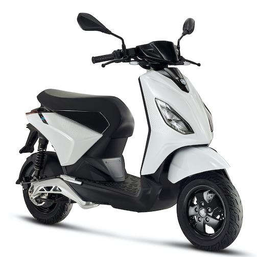 Piaggio 1 plus blanc, 3 quart face droite