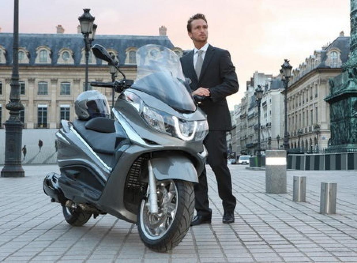 assurance scooter