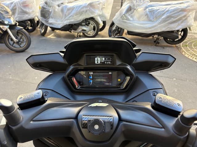 yamaha xmax 125 tech max