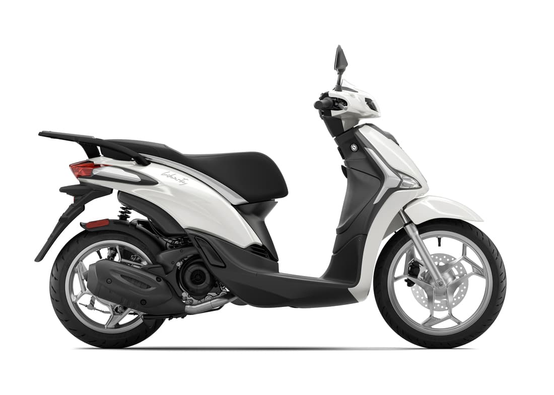 Piaggio Liberty 50 blanc, profil droit