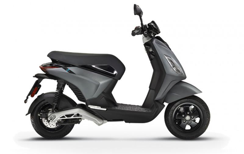 Piaggio 1 Active gris mat, profil droite