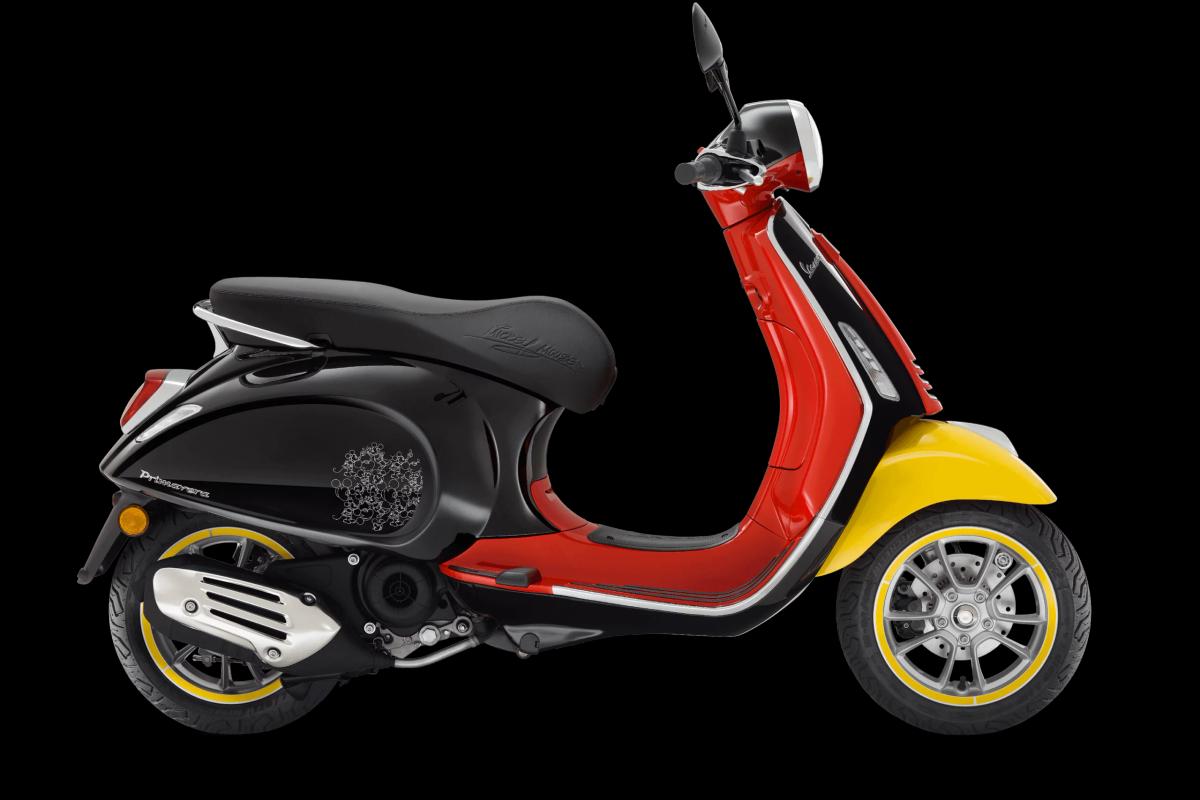 Vespa Primavera 125 Disney Mickey Mouse, profil droit