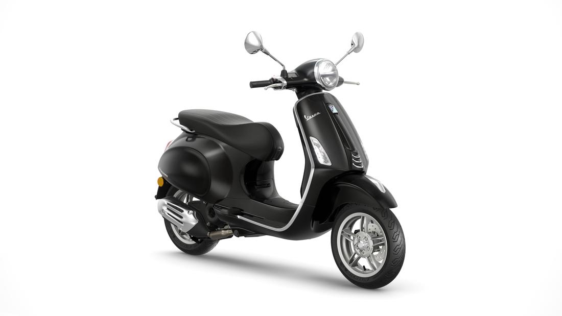 Vespa Primavera 50 noir, 3 quarts face droit