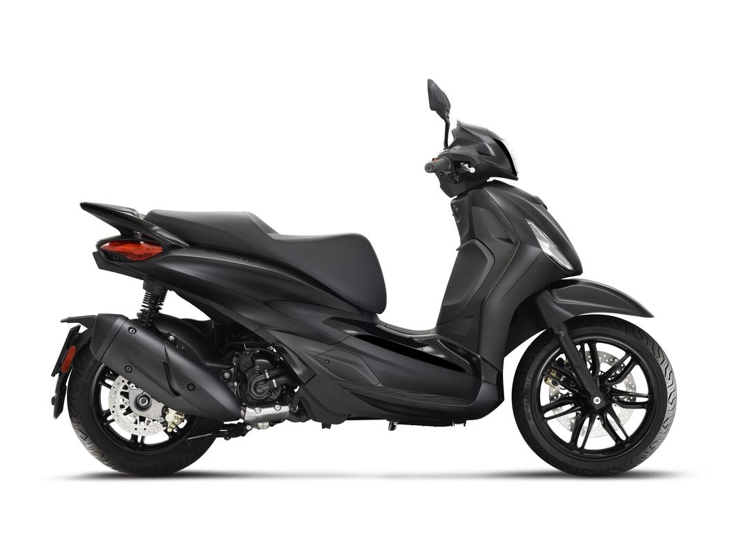 Piaggio Beverly 300 HPE noir, profil droit