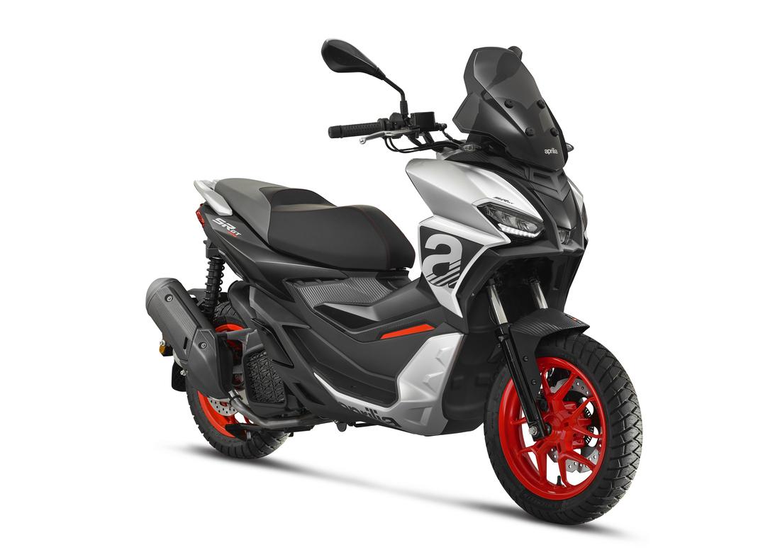 Aprilia SR-GT 125 Sport gris, 3 quart profil droit