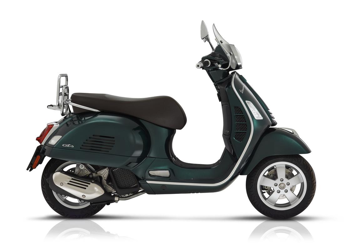 Vespa GTS Touring 125 vert, profil droit