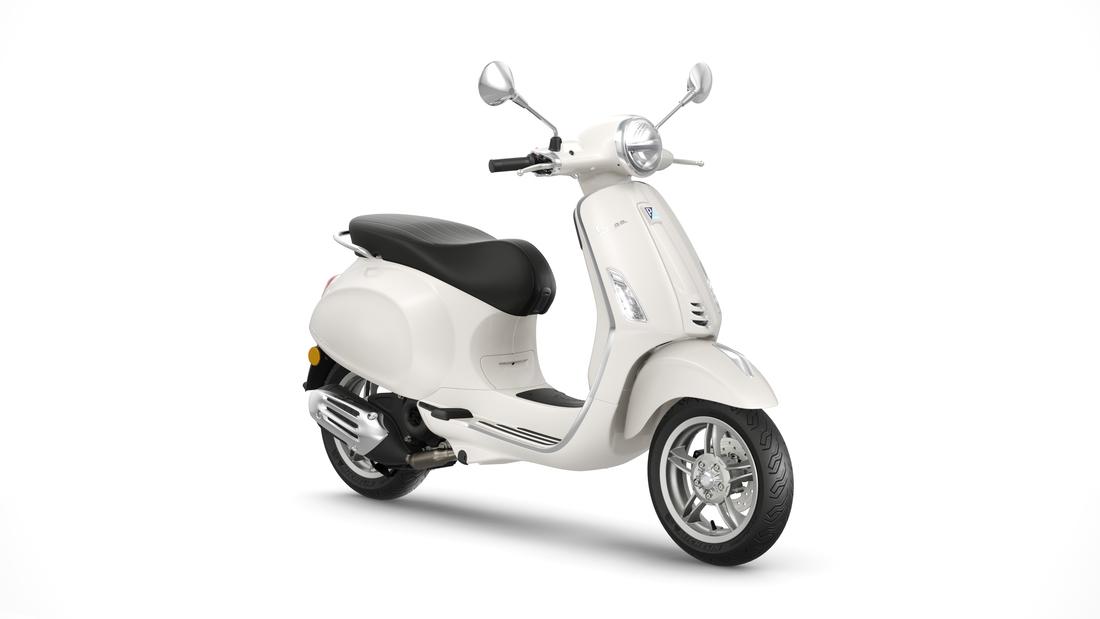 Vespa Primavera 50 blanc, 3 quarts face droit