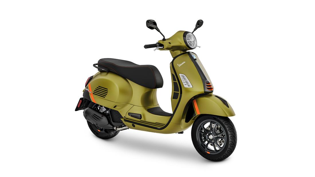 GTS Super Sport 125 verde ambizioso matt, 3 quarts face droit