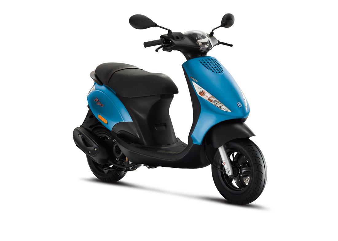 Piaggio Zip S 50 bleu, 3 quarts face  droit