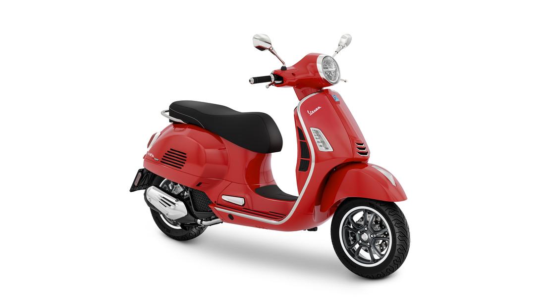 Vespa GTS Super 125 rouge, 3 quarts face droit