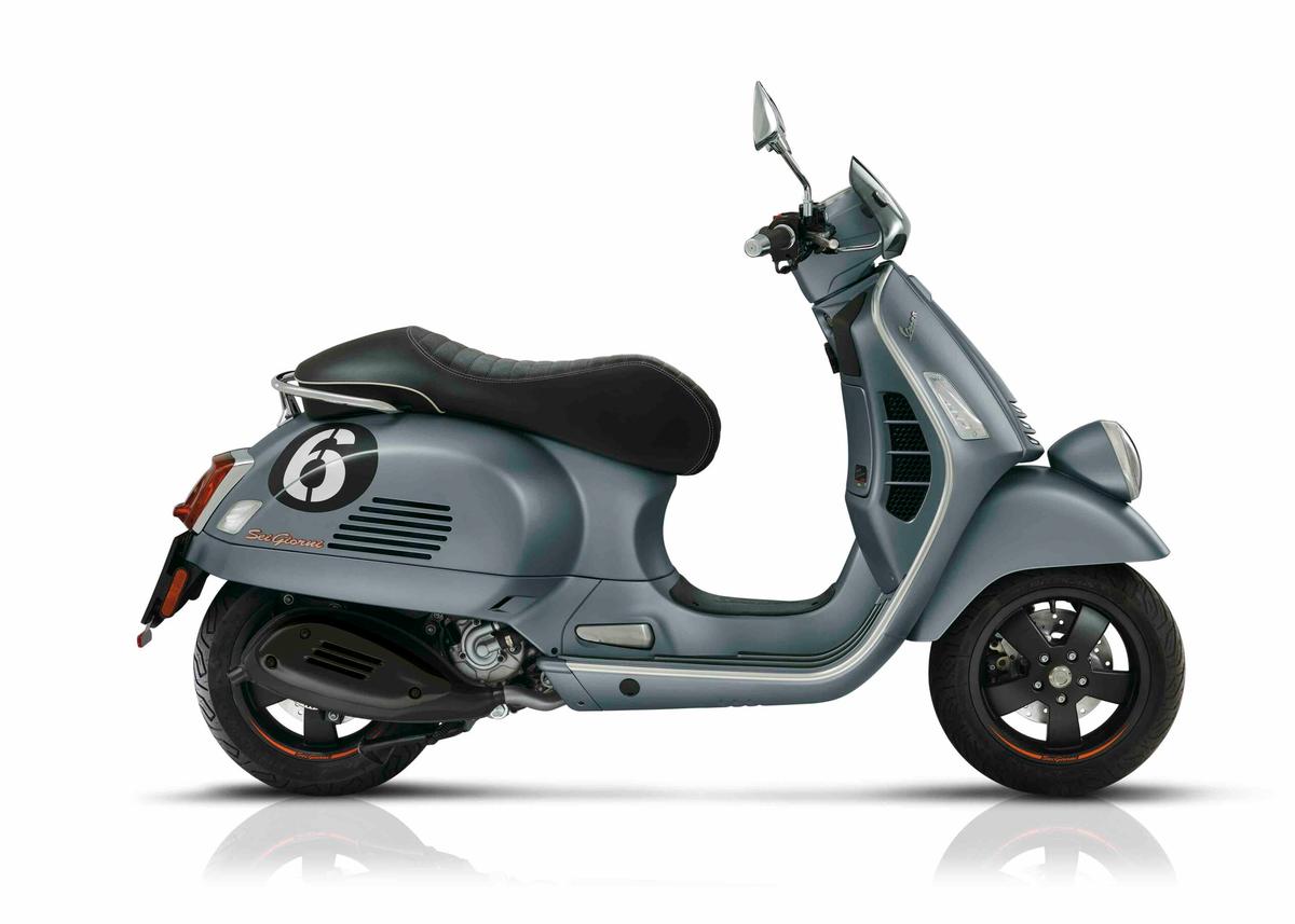 Vespa GTS Sei Giorni 300 HPE gris, profil droit