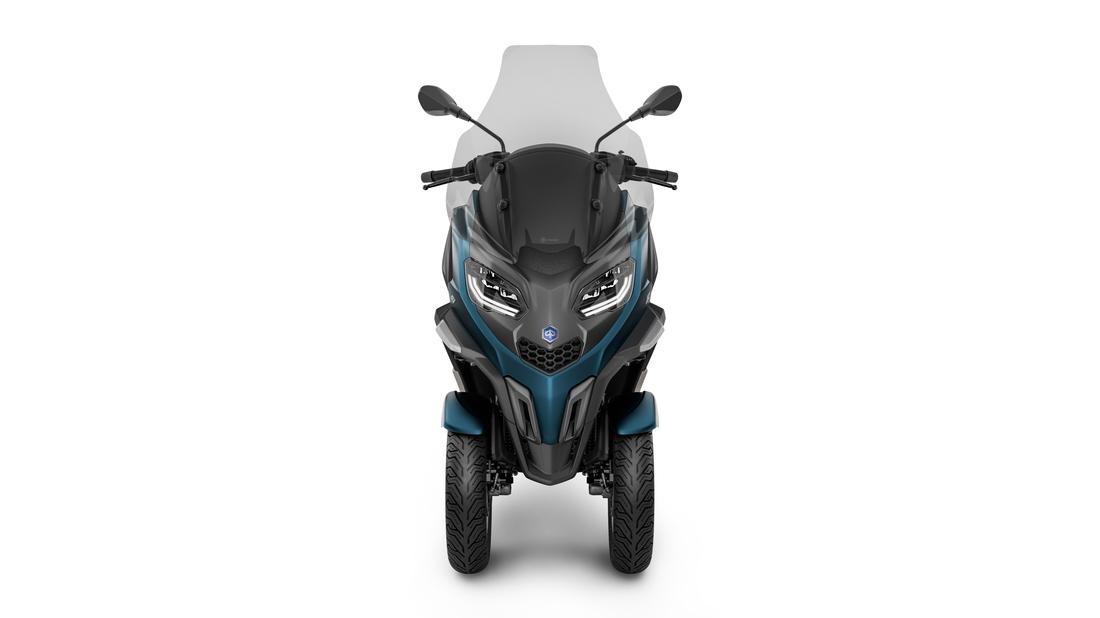 New Piaggio MP3 530 MY22 blu oxygen mat, face