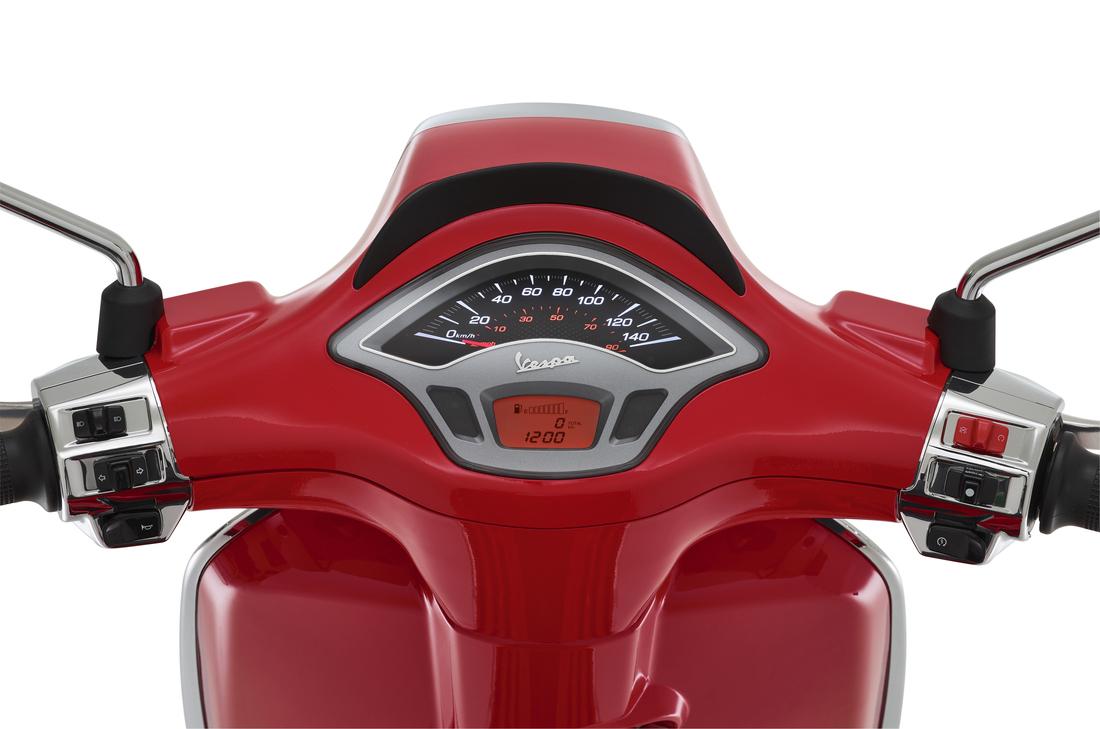 Vespa Sprint 125 rouge, tableaux de bord