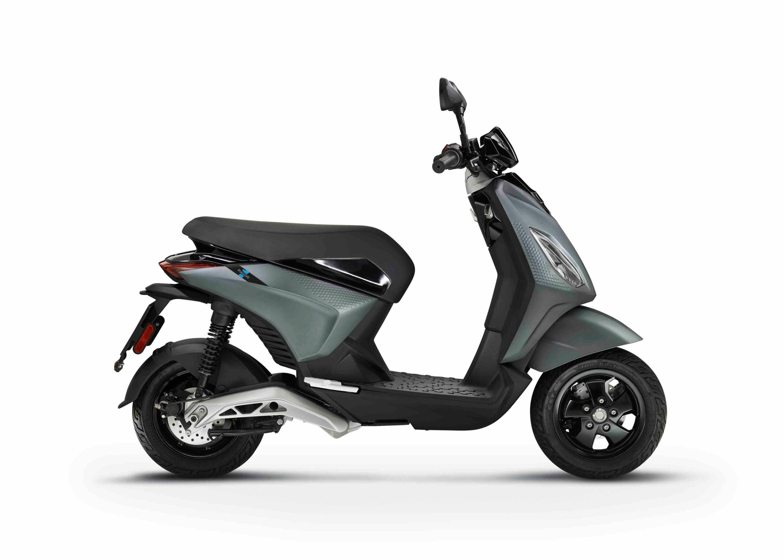 Piaggio 1 plus gris mat, profil droite