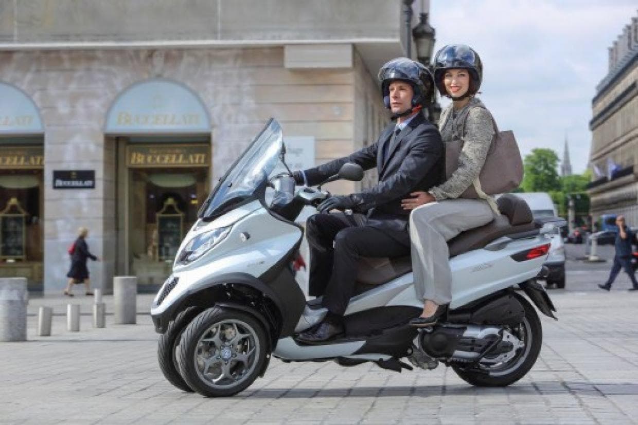 Circuler en deux-roues à Paris : les règles à respecter