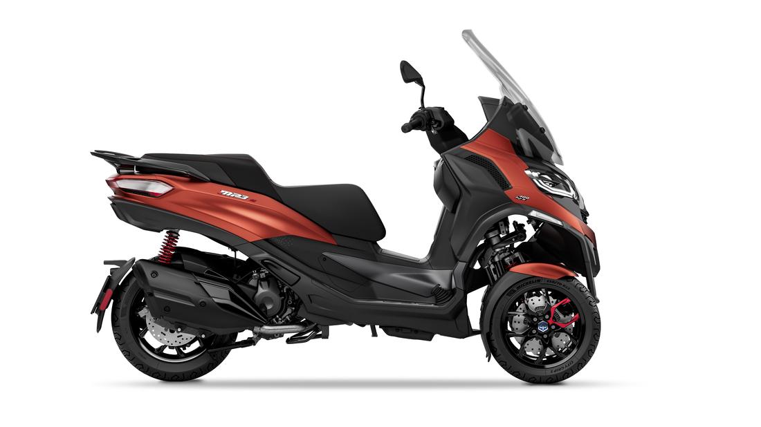 Piaggio MP3 Sport 400 MY22 Arancio Sunset mat, profil droit