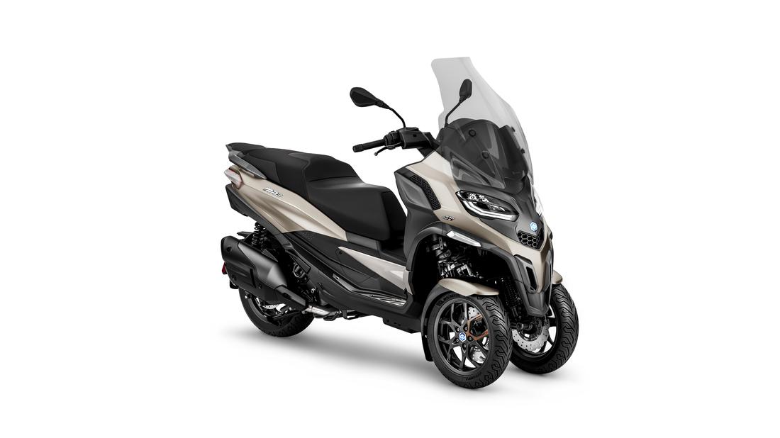 New Piaggio MP3 530 MY22 Grigio cloud mat, 3 quart face droit