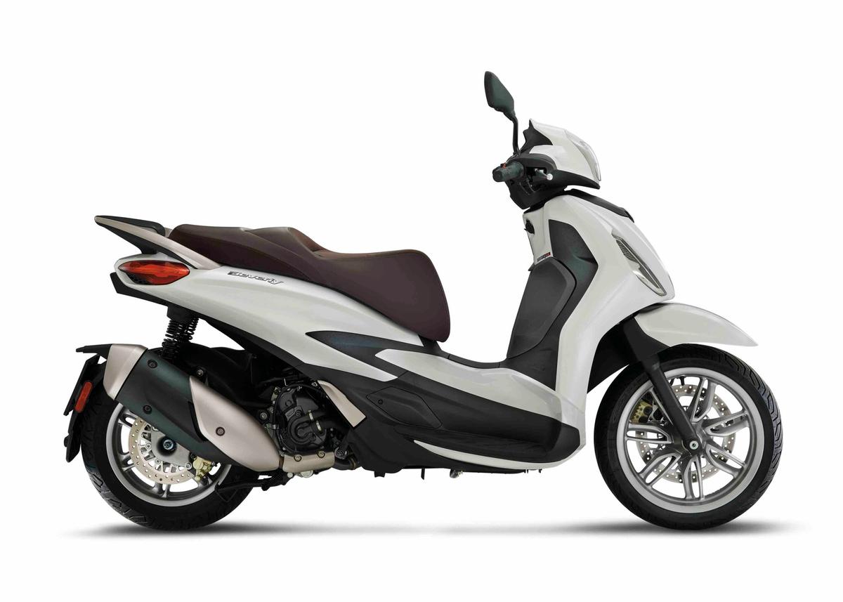 Piaggio Beverly 300 HPE blanc, profil droit