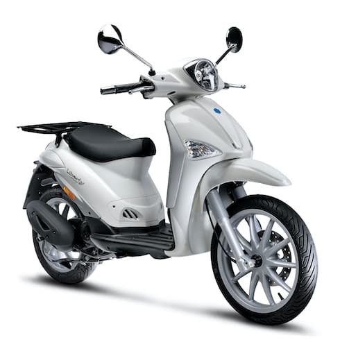 Liberty 50 Delivery blanc, 3 quart face droite