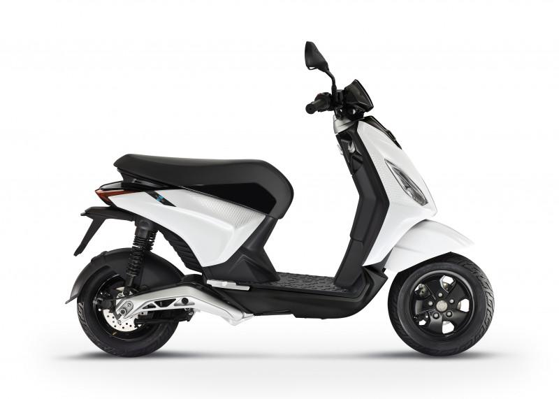 Piaggio 1 Active blanc, profil droite