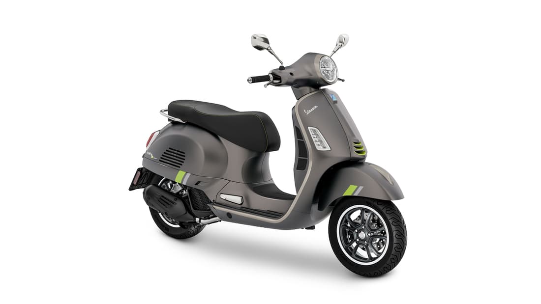 Vespa GTS Vespa Super Tech 300 HPE gris mat, 3 quarts face droit
